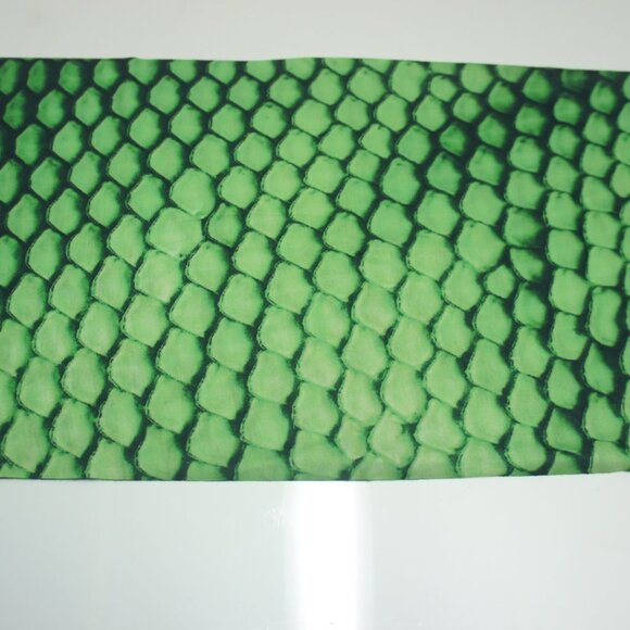 Multi Functional Head Wear - Neck Gaiter - Face Cover - Bandana - HeadBand - Picture 3 of 4